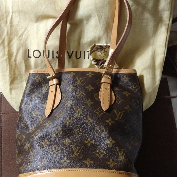 SOLDLOUIS VUITTON PETITE BUCKET SOLD - Picture 8 of 12